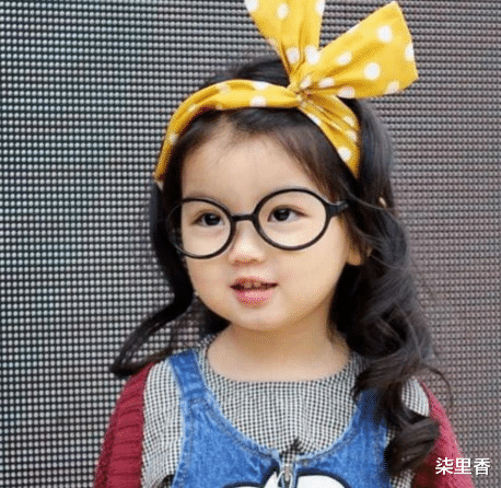 杨紫|4岁出道为弟弟赚学费的阿拉蕾，曾被预言会长残，如今8岁成这样