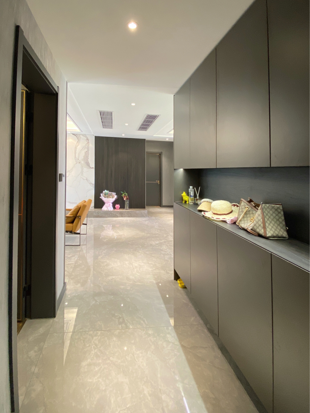 轻奢装修新房晾通风完准备入住，全屋大气温馨，亲朋直言羡慕极了