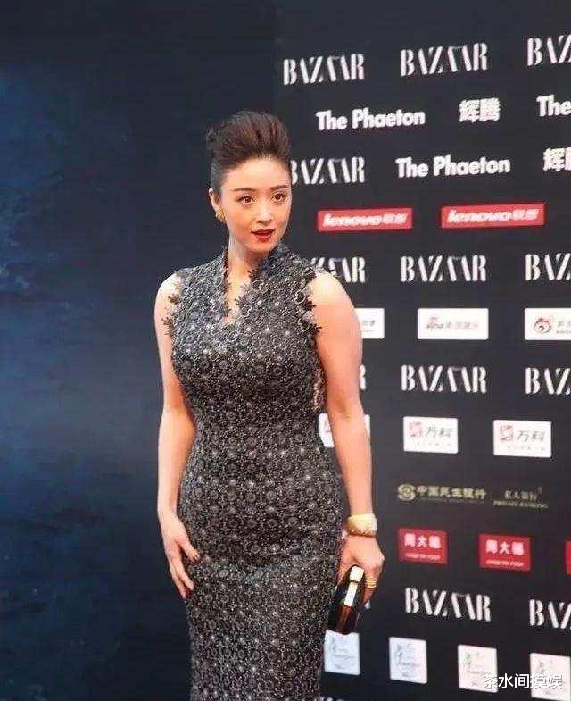 易烊千玺|这些年，明星在红毯上的“黑历史”造型，奇葩到让人看不懂