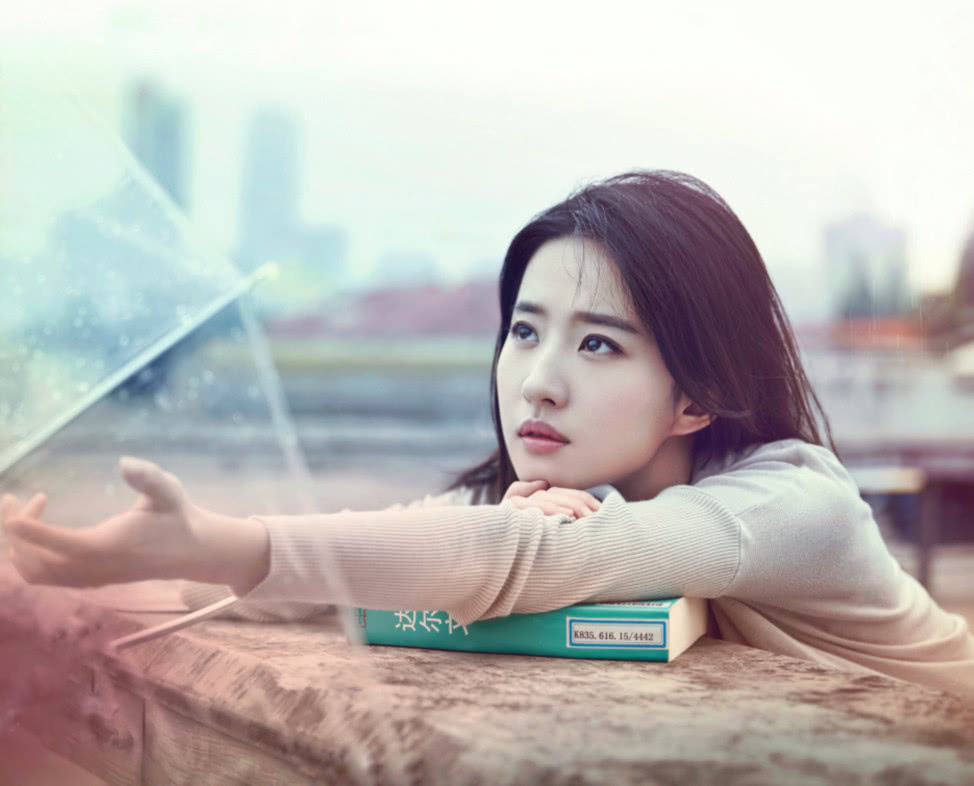 刘亦菲|“仙女姐姐”刘亦菲颜值被质疑,网友:人靠衣装马靠鞍,平平无奇