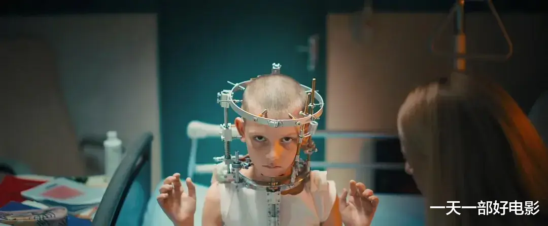 艾丽西亚|生猛到这个地步，一般人看不懂的尺度电影《钛》