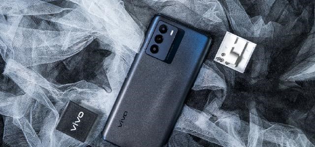 vivo|vivo T2携5500mAh继续冲刺，跑出67万高分，真正的中端机皇