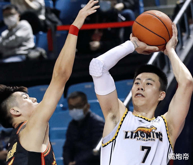 張鎮(zhèn)麟|張鎮(zhèn)麟三分19中5！廣東克星單場4分被打回原形，原來都錯怪杜鋒了