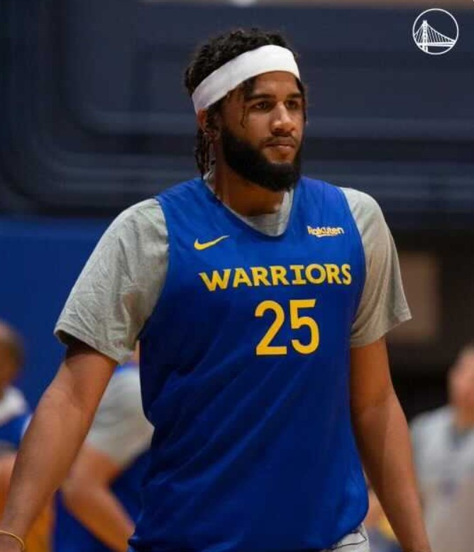 有期徒刑 官宣!6人交易达成,中国小将签约,库里迎来12+6帮手