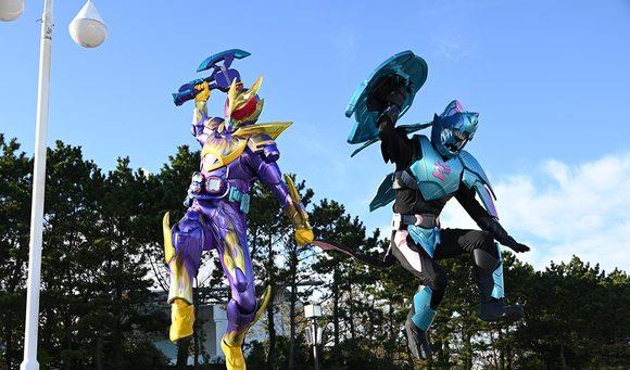 c位|假面骑士50周年街机卡公开，礼拜四担任c位，全员骑士踢！