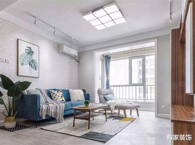 郑州家装公司，阳台门怎么选择才好？