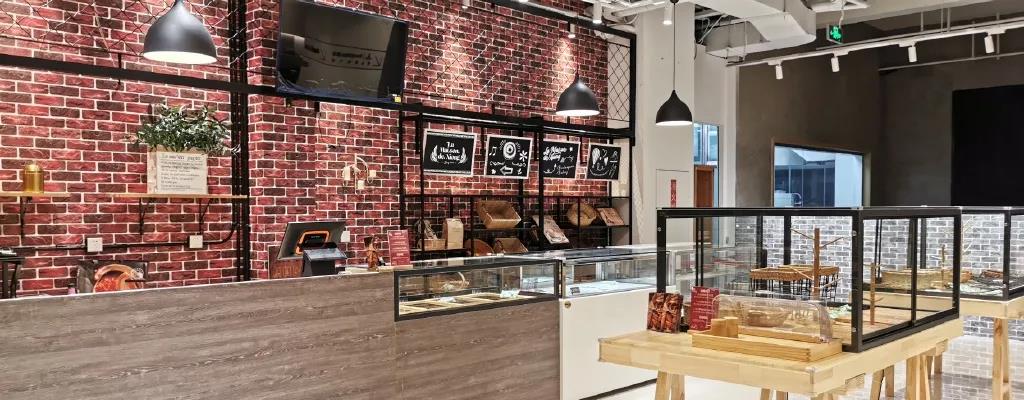 呼呼让我觉得心在跳 央视退休后，这对夫妻靠面包火到法国！慕了：这才是向往的生活