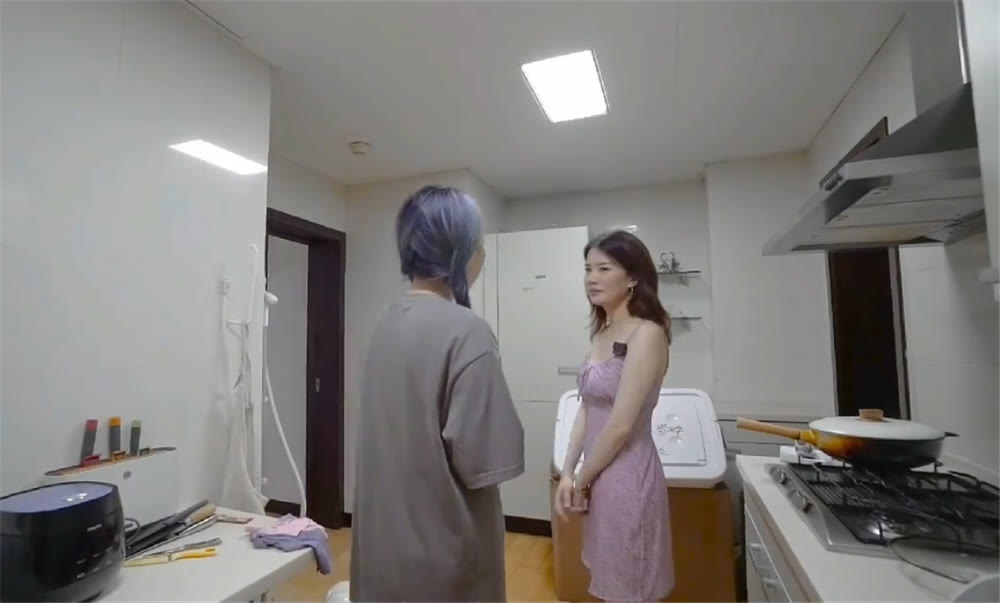 扬州|95后上海姑娘185㎡独居之家：2室2厅住下一人两猫，3梯1户太惬意