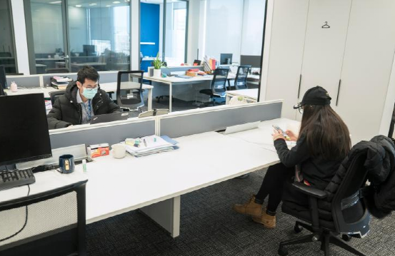 金兰中医学社|32岁女士肝郁结，满脸斑，半年来，坚持做3事，疏肝养血斑也消