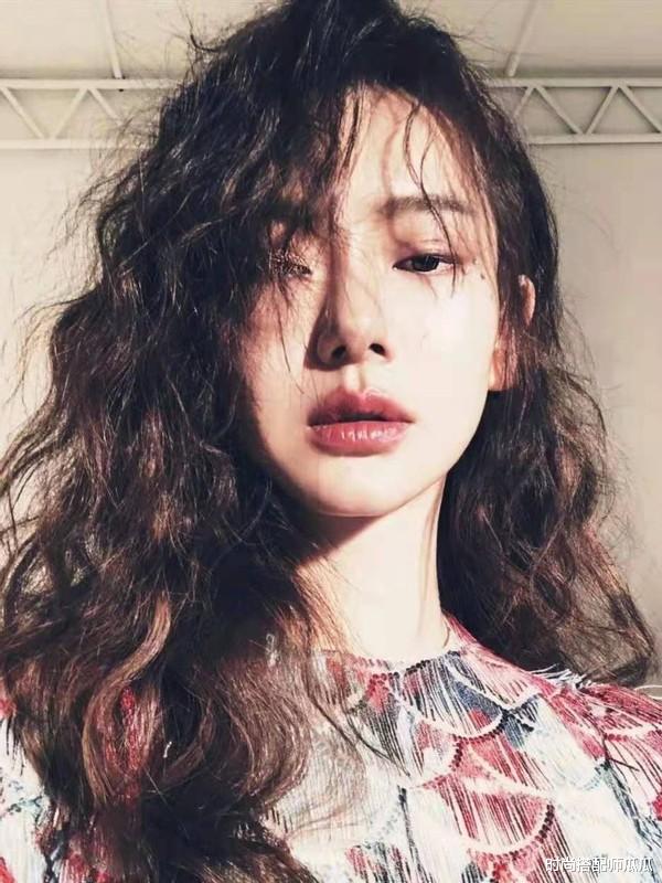 发型|?50岁左右的女人，过年别再烫“大妈卷”！试试这3款发型，特好看