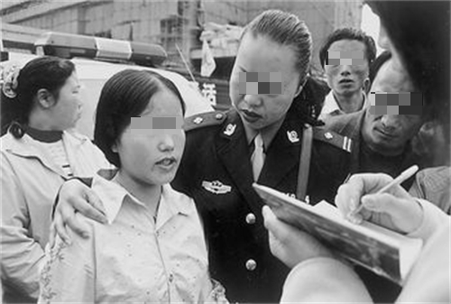 拐卖 18岁少女旅游时被拐卖，她却反把人贩子给卖了，法院是怎么判的？