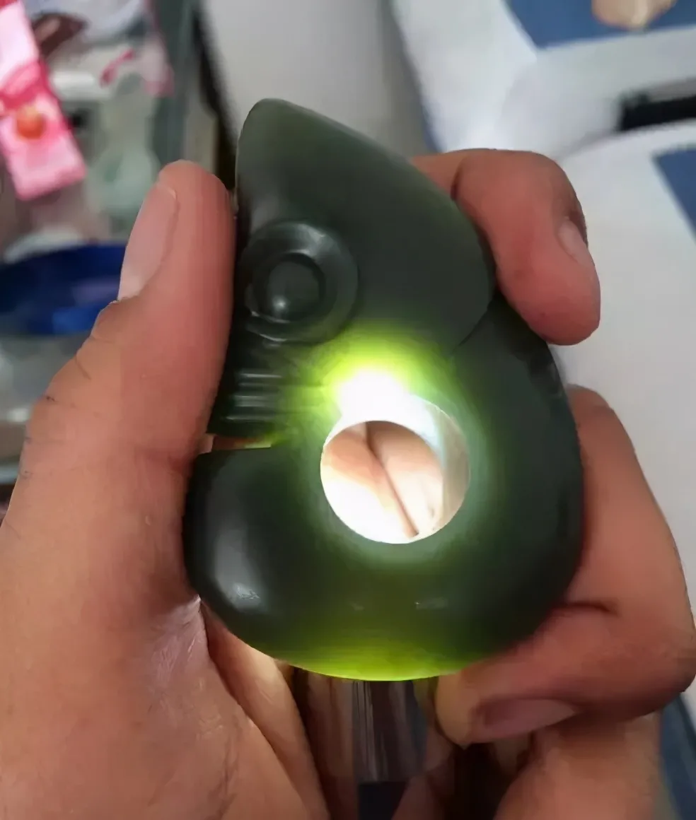 翡翠|稀奇！亲戚从迪拜带回来的“翡翠”，放了几天，居然冒油了