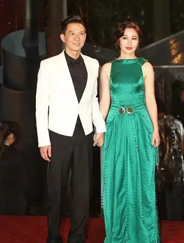 关咏荷|如果香港复古美人有一个标准，那么这个标准的名字叫——关咏荷