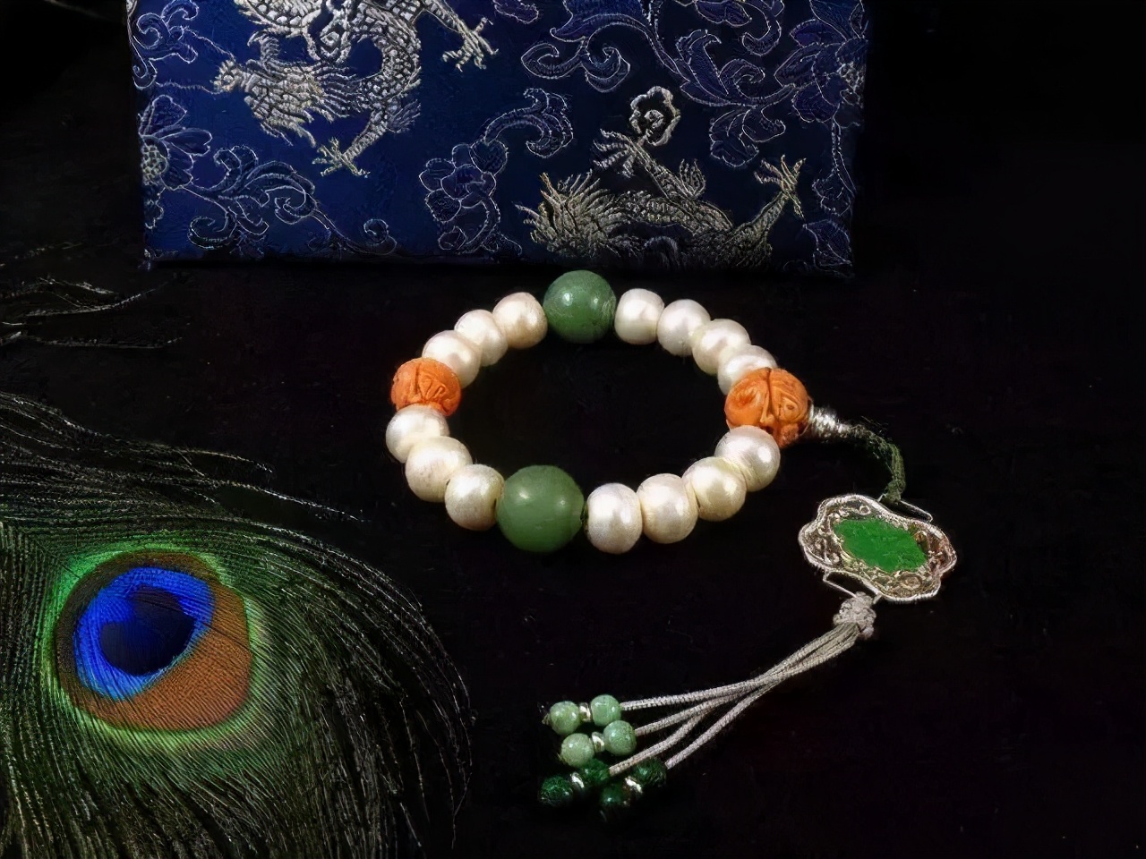 翡翠手串|为什么翡翠手串一定要是18颗？