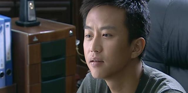 胡小小乖|看厌了或面瘫或油腻的霸道总裁，才发现这三位简直是霸总界天花板