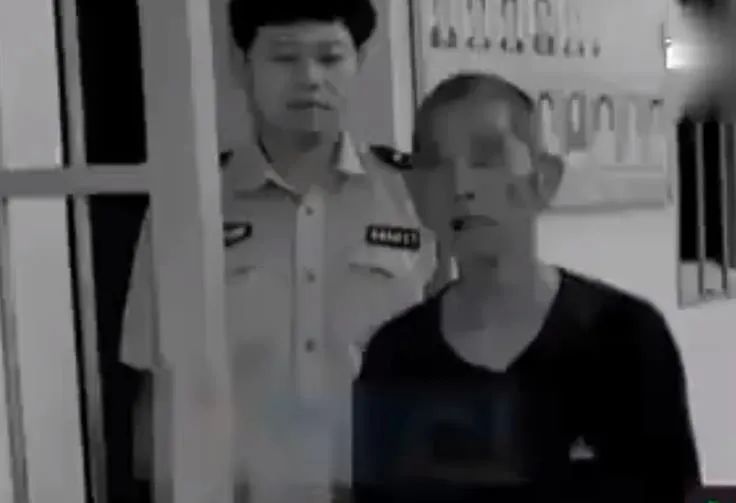 16岁少女长期强迫大爷发生关系,对方体力不支后报警