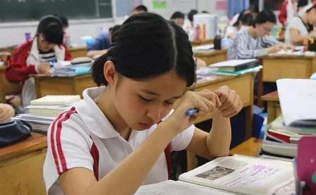 萌听小c姐|宁做鸡头不做凤尾?当高考结束之后才发现,原来是自己选错了