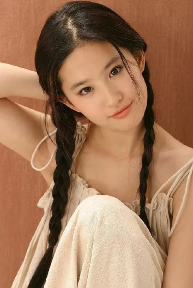 刘亦菲|演戏面瘫，曾经谣言满天飞，低调不炒作，刘亦菲为何还火到现在？