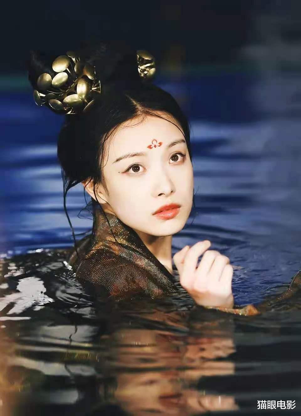 倪妮|倪妮迎来33岁生日，被嘲出道即巅峰的她，如今电影电视两开花