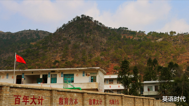 教师|为什么基层学校缺教师，而大量师范院校学生无学可教四处求职？