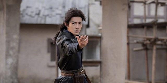 张哲瀚|肖战在镜头面前吐露心声：为爱而战 厚积薄发，期待未知的旅程！