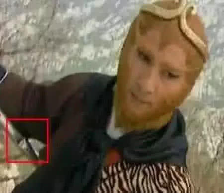 舜网 史上最“尬”的穿帮镜头，曲小檀嘴里的塑料花，古代就有冰棍吃？