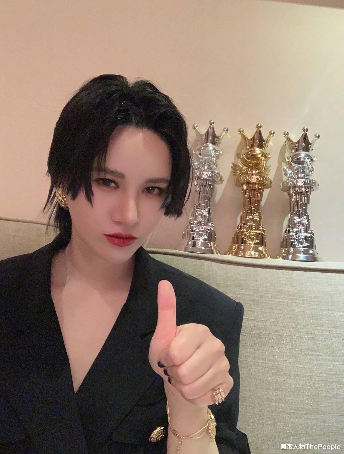 尚雯婕|吸血压榨、霸王条款，艺人排队解约，超女总冠的公司还有救吗？