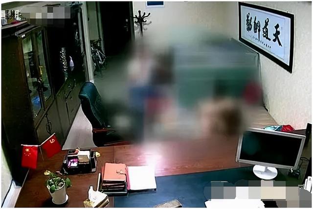 老板的酒女孩别喝醉!成都一老板将实习女大学生灌醉扒裤子被公诉