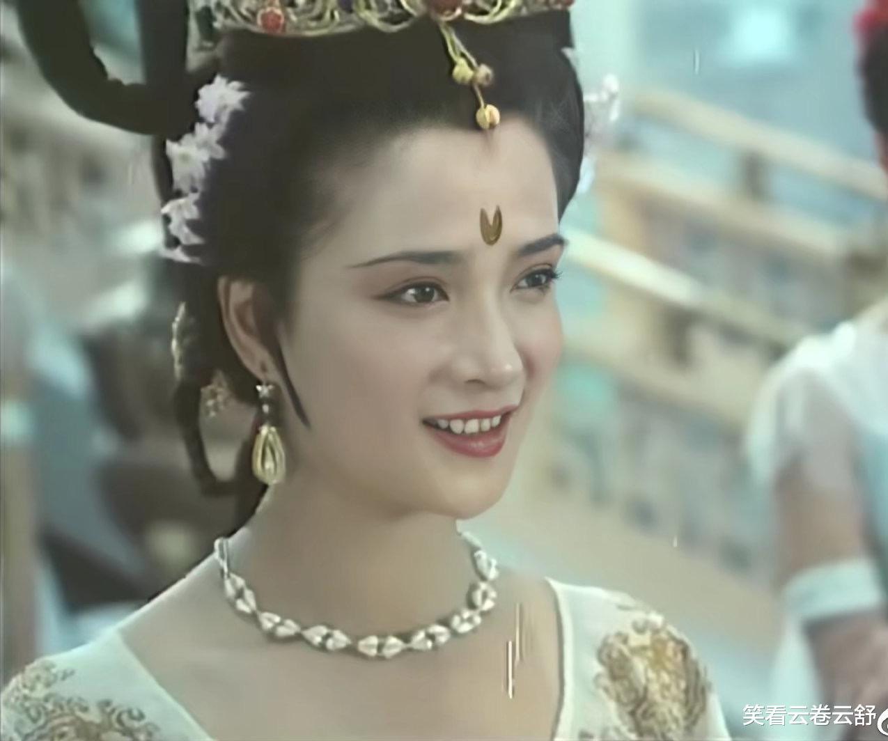 演绎|强行扮嫩的阿姨们，让这几位女演员告诉你，超龄如何演绎出少女感