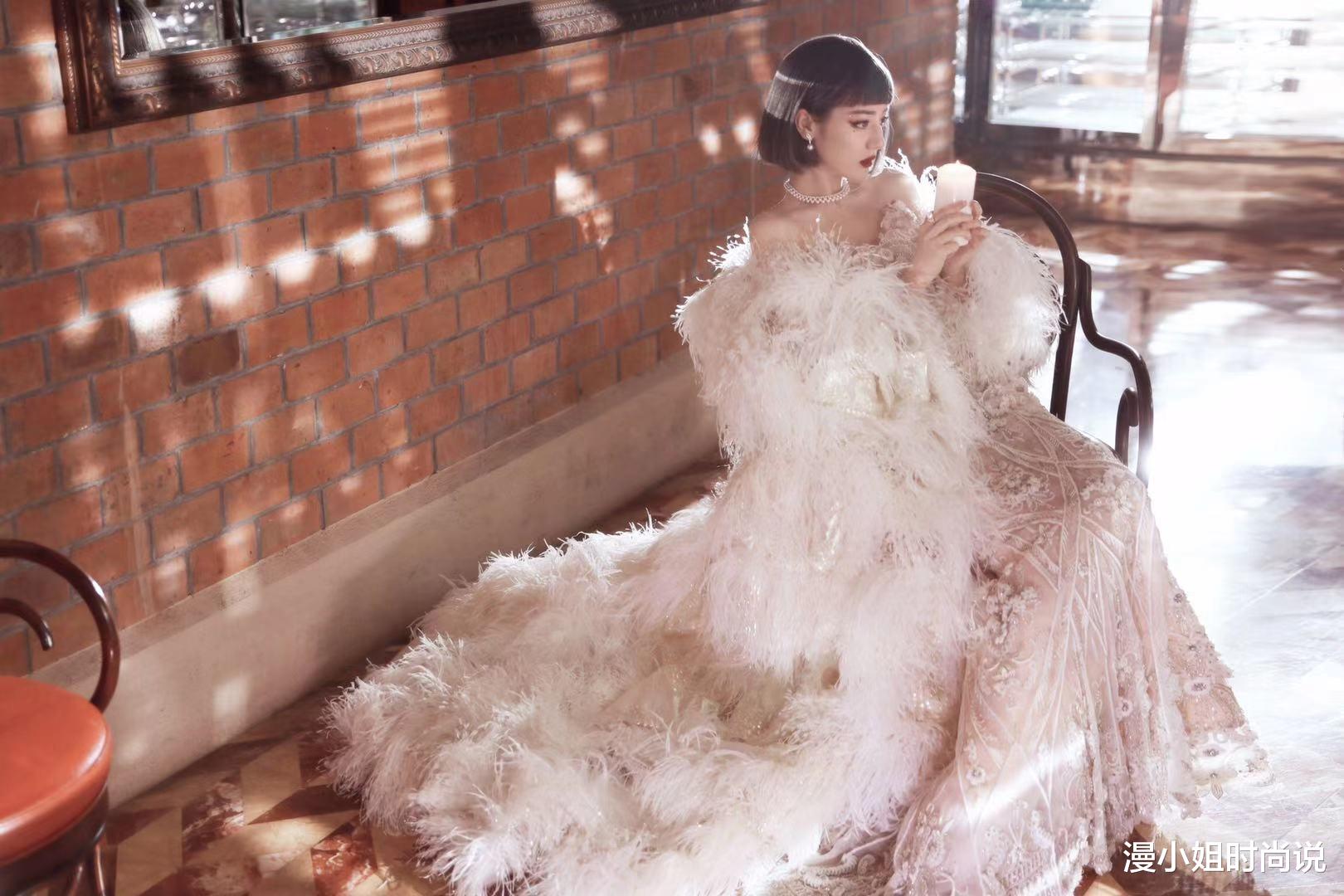 迪丽热巴|迪丽热巴短发造型也忒好看了，搭配纱裙超仙