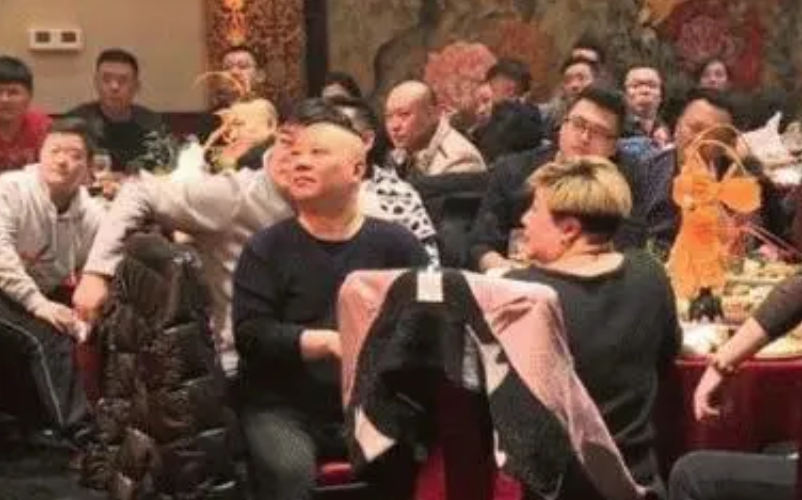 郭德纲|郭德纲背后的女人，手握德云社99%股份，为何王惠更受徒弟们喜爱