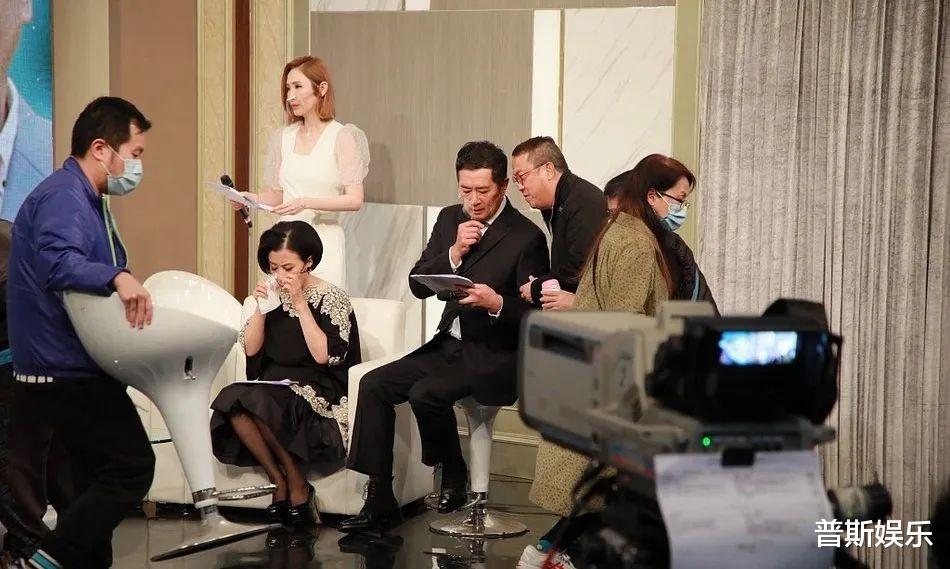 吴孟达|吴孟达遗孀露面，小老公22岁或不再改嫁，曾不满他供养两任前妻