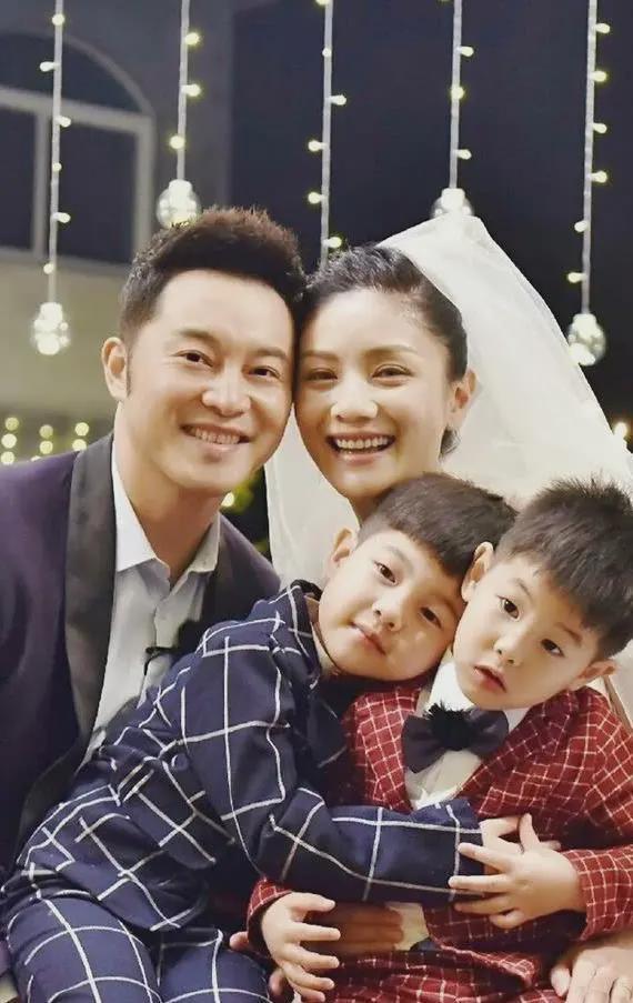 上错花轿嫁对郎|《上错花轿嫁对郎》开播20年：有人翻红，有人做直播，只有他落寞