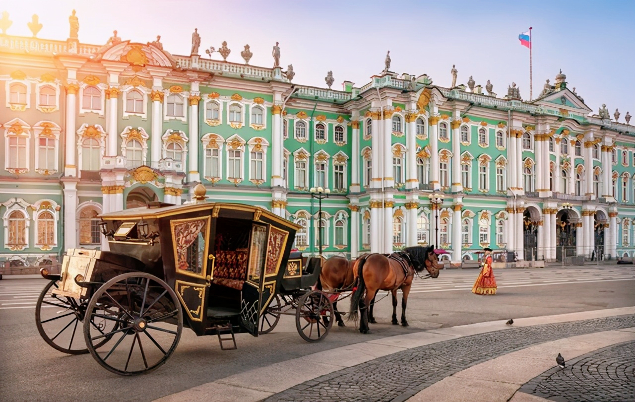 |不同于夏宫的冬宫，万种藏品汇集，华贵与庄严并存