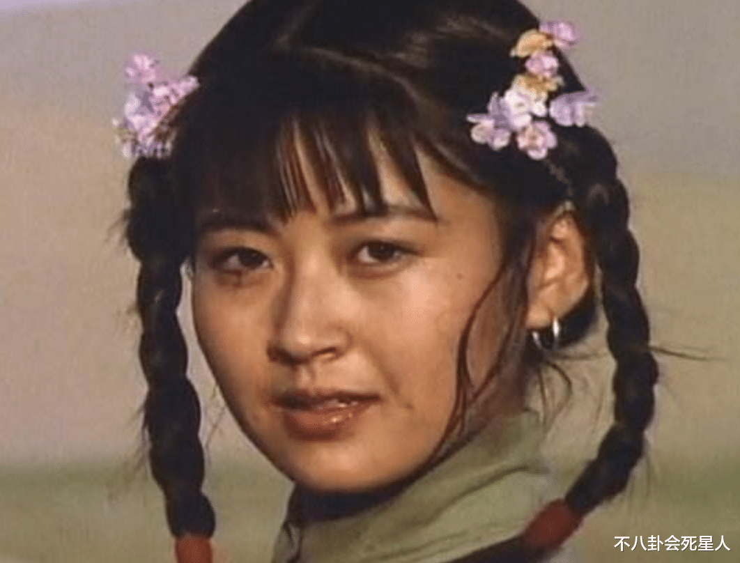 林心如|中年酒窝美人：殷桃媚态、张庭灵动、林心如甜美，小花们比不了！