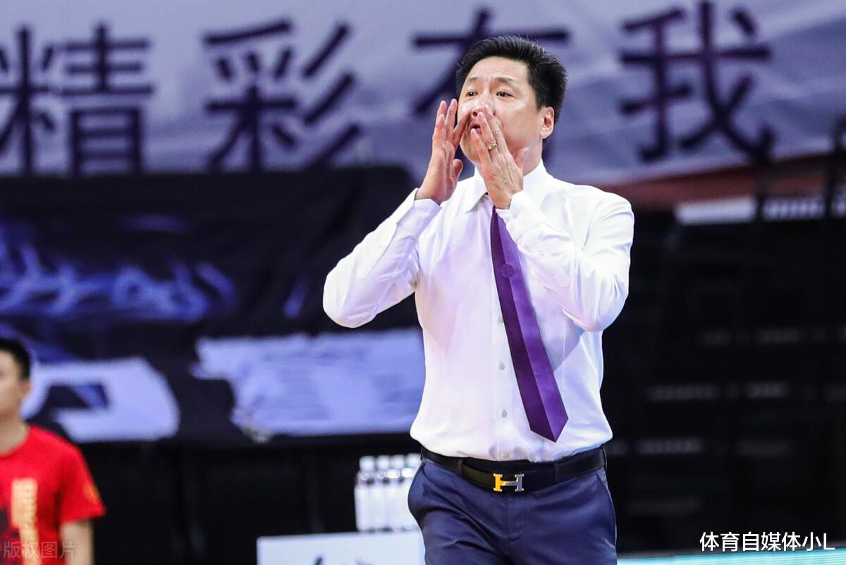 辽宁男篮|辽宁队重新洗牌：赵继伟贺天举离队，上海队补强：孙铭徽投靠恩师