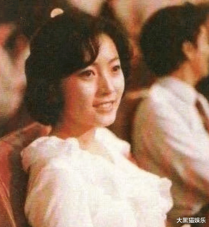 街拍|老戏骨陈道明：娶\中国第一女主播\38年无绯闻，今一家幸福