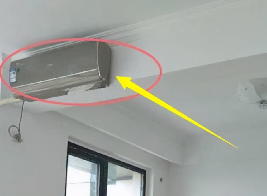 |越来越多人空调不挂墙壁上，都流行挂这里，太聪明了！