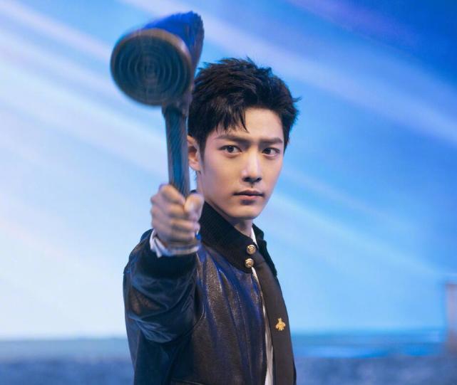 斗罗大陆|肖战《斗罗大陆》数据有多漂亮？看清差距：难怪那么多跳脚的