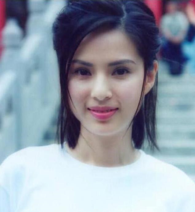 李若彤|李若彤以前也拍过“尺度戏”，剧照流出，网友：玉女形象不保！