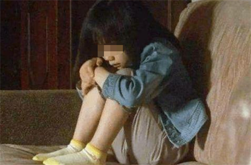 深圳虐待女儿案:女儿被恶母打断手脚,强灌洗碗水,法院怎么判的