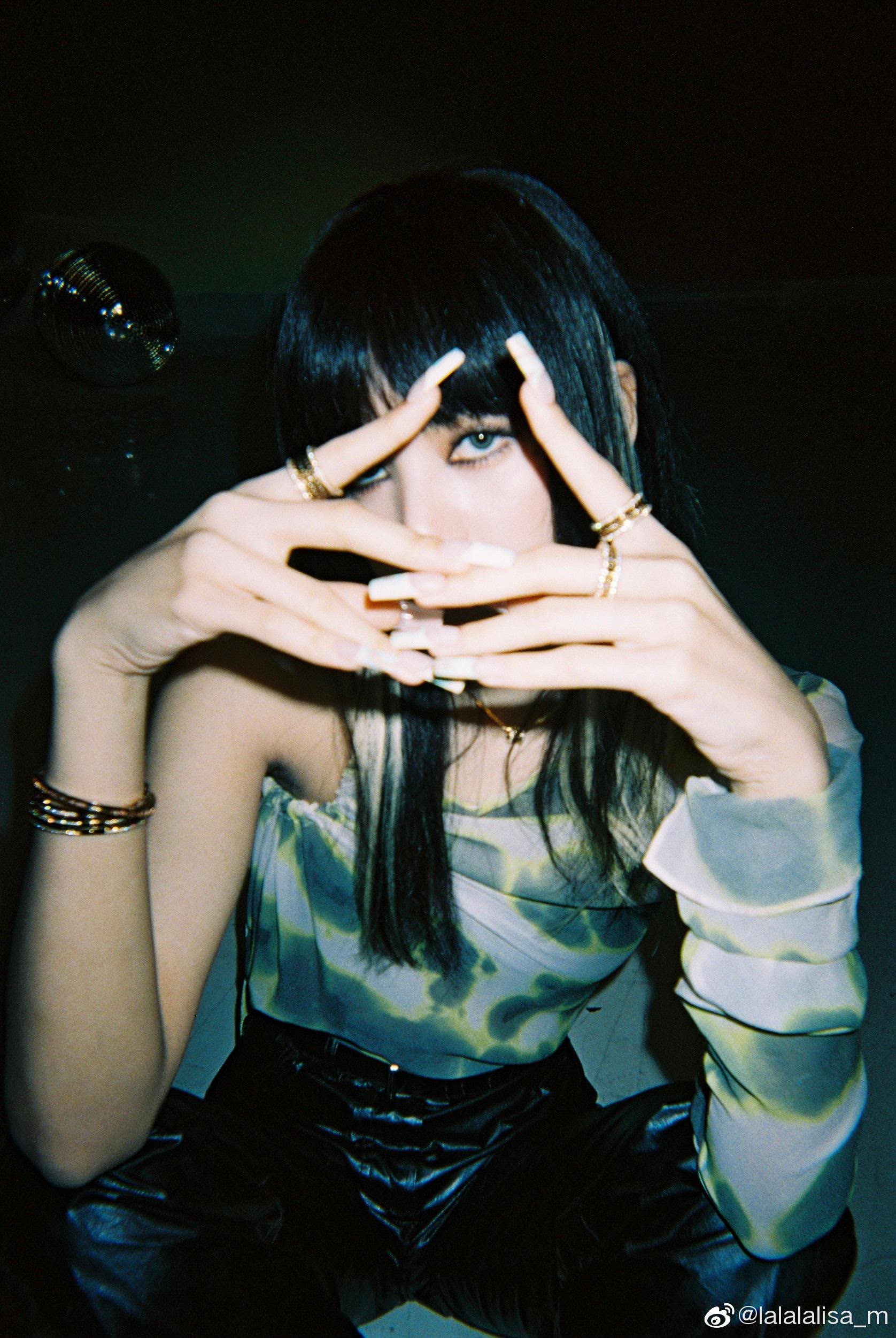 lisa|真娱乐圈姐妹！blackpink成员为lisa新歌应援，神仙友情谁不爱