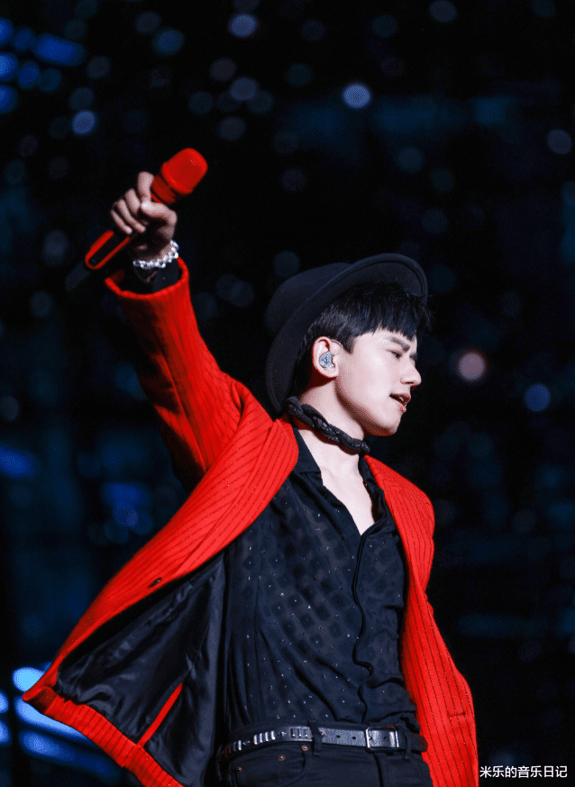 张杰|张杰是什么神仙偶像啊，演唱会居然还有线上直播？让粉丝一起狂欢