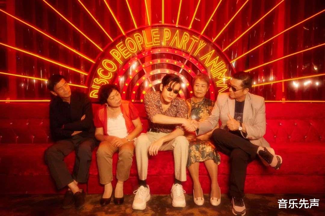 张颜齐|SOLO后的首张“音乐X漫画”EP，张颜齐变身超级英雄？