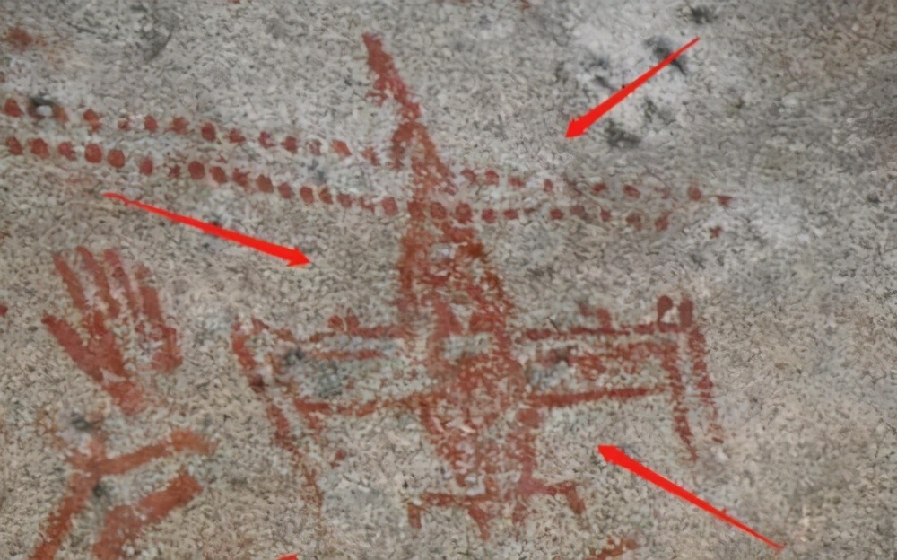 考古学家|昆仑山曾发现万年岩画，画有“飞机图案”，史前文明真的存在？