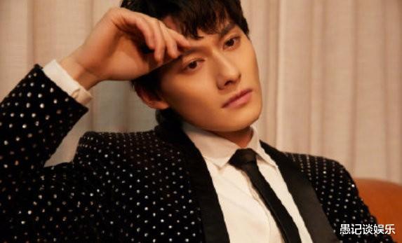 愚记谈娱乐 私生饭堵门叫骂，狂按门铃翻垃圾，疯狂行为颠覆三观