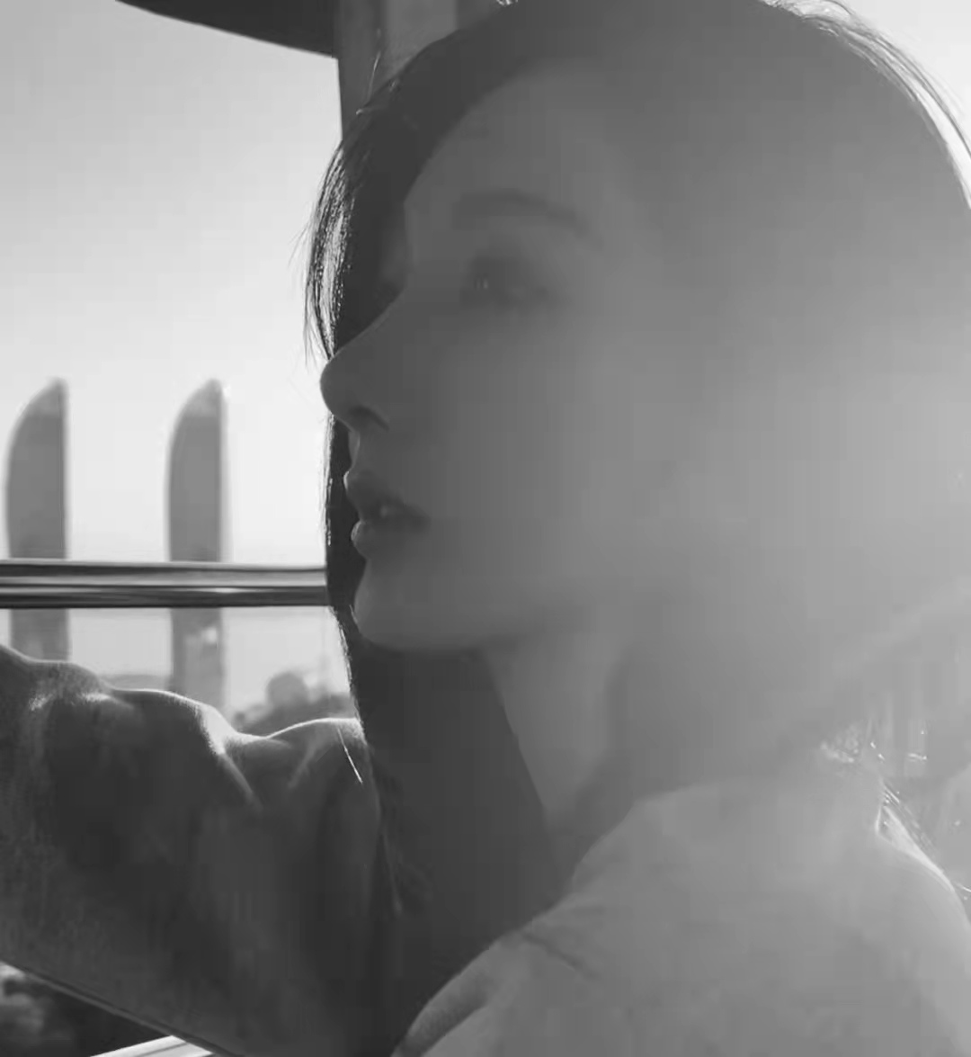 都美竹|都美竹剪了短发，整个人看着更精神了，感叹每天过得都很充实