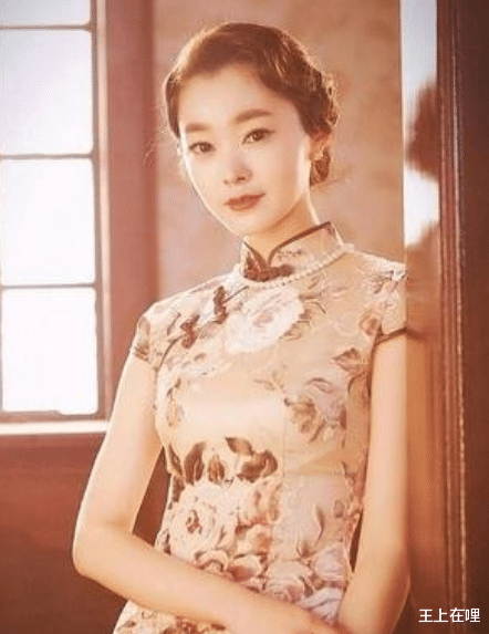 宋轶|宋轶真是胆大，没身材还敢穿“布条裙”，网友：真一马“平”川啊