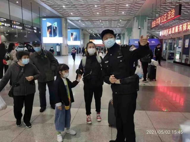 哈尔滨新闻网 守护“五一”平安,冰城警察在身边