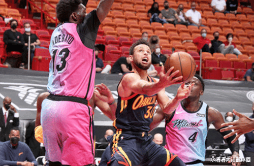 斯蒂芬·庫里|庫里36+11拼盡全力，勇士4分鐘崩盤，兩人是最大敗因